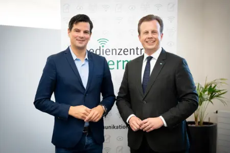 Zwei Männer in Anzügen