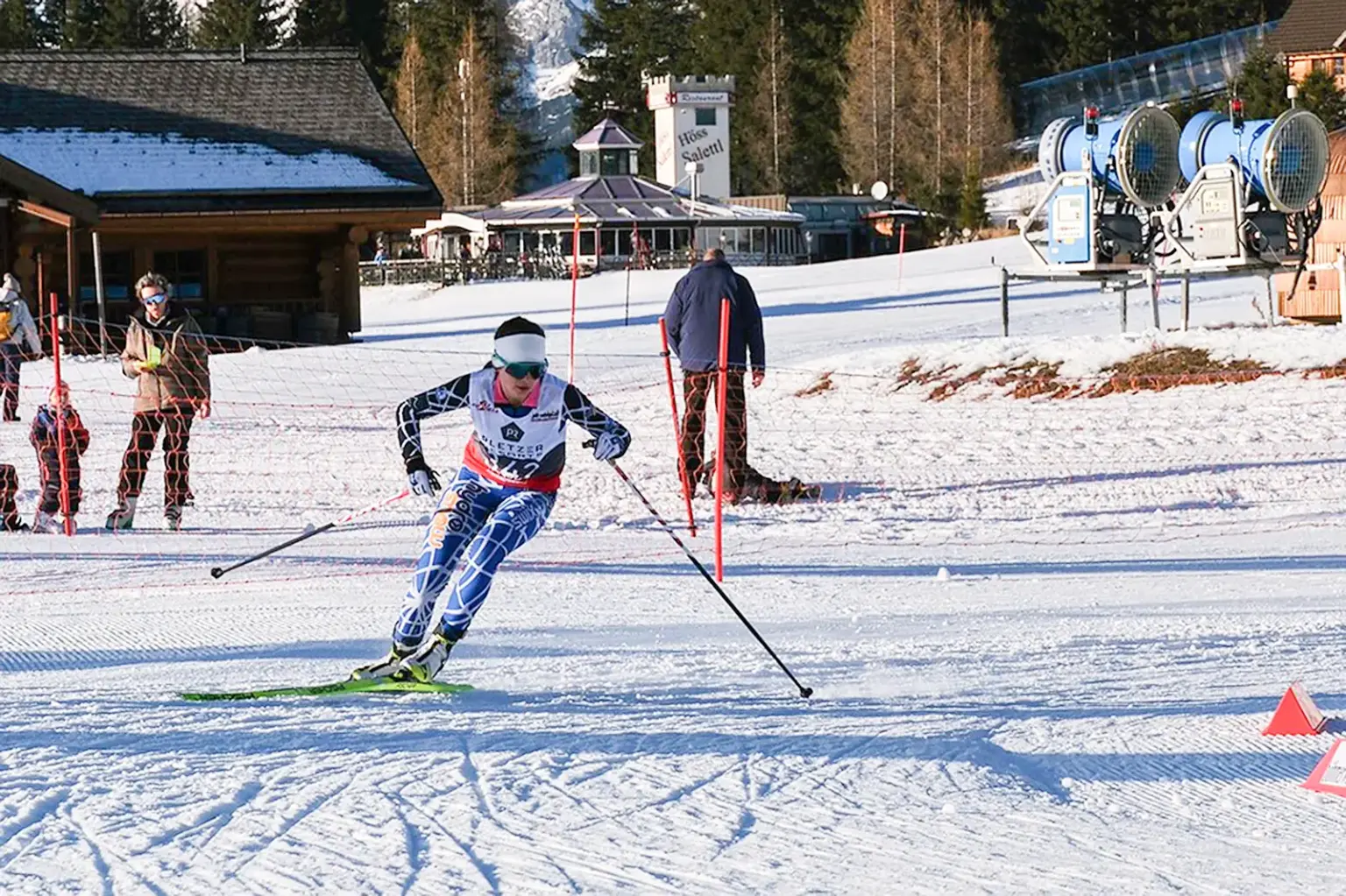 Drei Titel für junge Mürzerin Eine junge Dame beim Langlaufen.