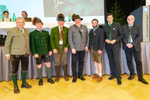 Mürztaler Jägerschaft zog Jahresbilanz Sieben Männer in Tracht
