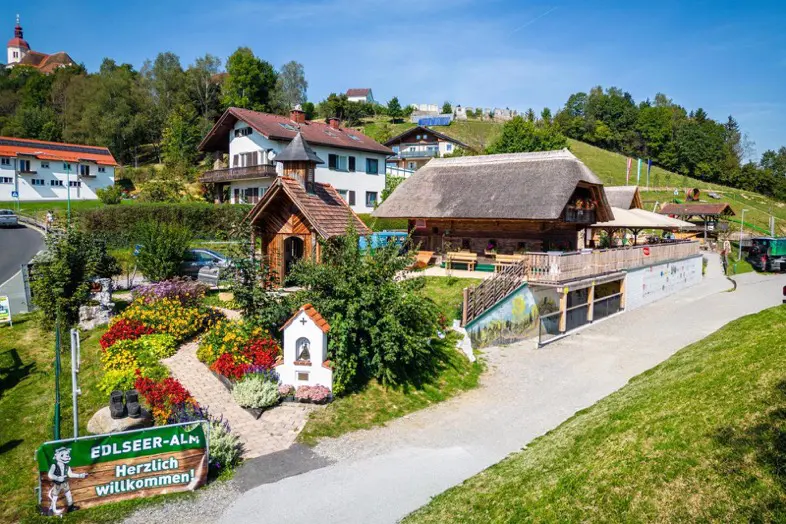Ein idyllisches Almdorf im oststeirischen Birkfeld.