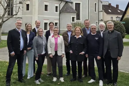 Gruppenbild Vorstand Rossegggerbund Waldheimat Krieglach.