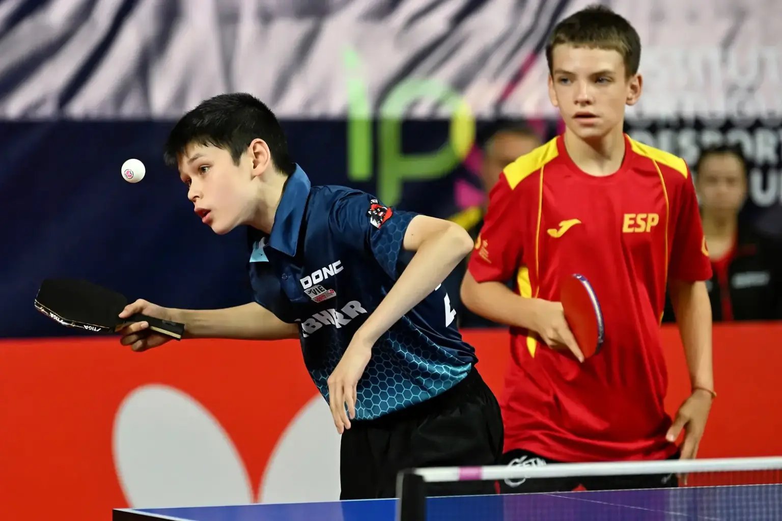KSV-Youngster ist Europameister Zwei Burschen beim Tischtennisspiel