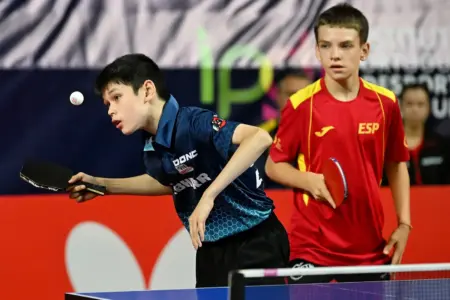 KSV-Youngster ist Europameister Zwei Burschen beim Tischtennisspiel