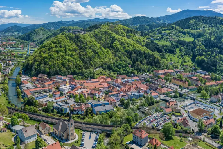 Kapfenberger Innenstadtförderungen beschlossen Luftaufnahme der Innenstadt von Kapfenberg