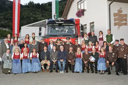 Bruck: Fahrzeugsegnung bei der FF Picheldorf