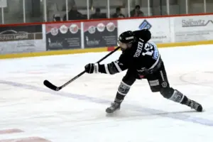 Zweites Team bei den LE Kings Ein Eishockeyspieler auf dem Eis.