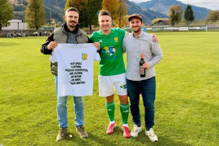 35 Treffer in der neunten Runde in der Gebietsliga Mürz Ein Spieler wurde geehrt.